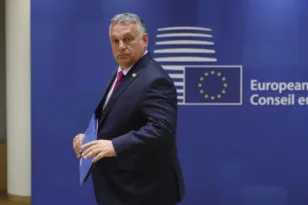 Guardian: Φίλοι του Όρμπαν μεταφέρουν περιουσίες στο εξωτερικό μετά τις εκλογές