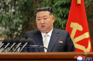 Κιμ Γιονγκ Ουν: Εξήρε Βορειοκορεάτες στρατιώτες που αυτοκτόνησαν για να μην αιχμαλωτιστούν