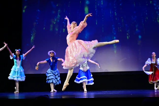 Η Τατιάνα Λοβέρδου μιλάει έξω από τα δόνια στην «Π»: «Απαγορευμένη η σύμπραξη με το ΔΗΠΕΘΕ»