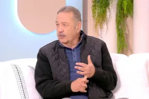 Τάσος Κωστής: Με παροχέτευση και 32 αιματοκρίτη επέστρεψε στο θέατρο ενώ έδινε μάχη με τον καρκίνο