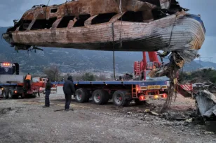 Νέες φωτογραφίες από τα Τέμπη στο φως – Καταγγελίες για αλλοίωση του χώρου της τραγωδίας