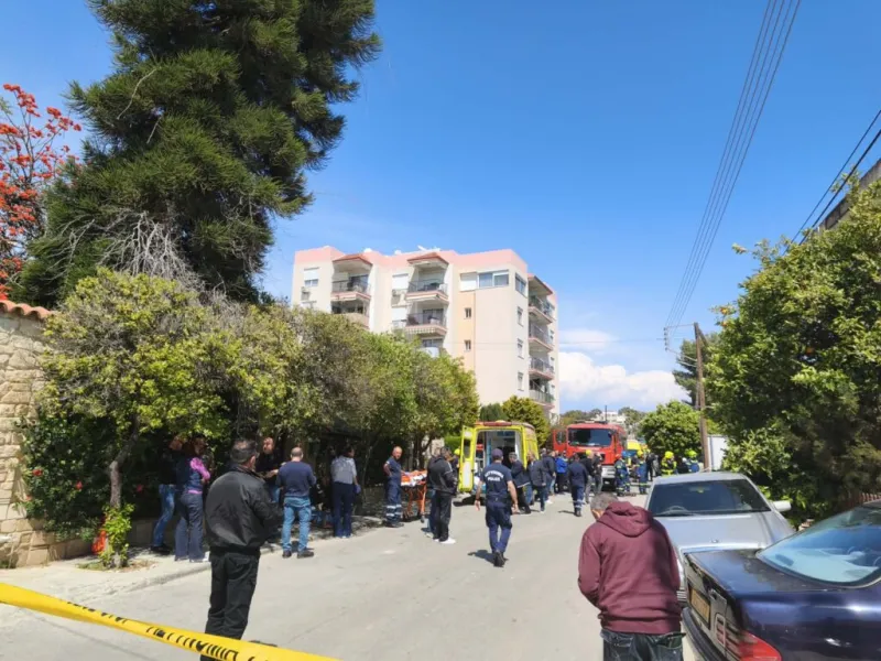 Κατάρρευση πολυκατοικίας στην Κύπρο: Τρεις τραυματίες και φόβοι για εγκλωβισμένους