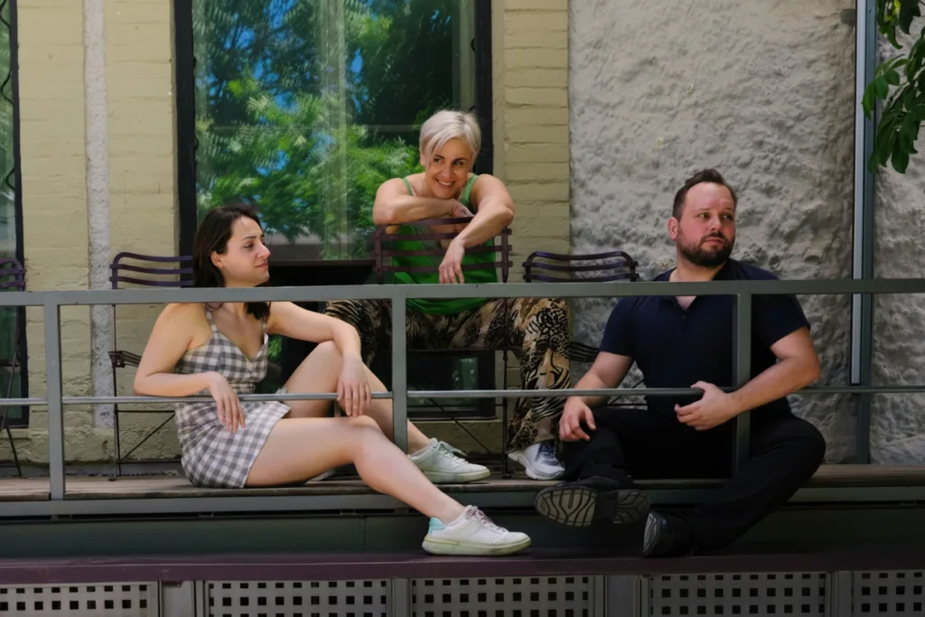 Χάρης Λυμπερόπουλος: «Το τραύμα δεν ανήκει ποτέ πραγματικά στο παρελθόν» - Μιλώντας για το «Θέλημα Θεού»