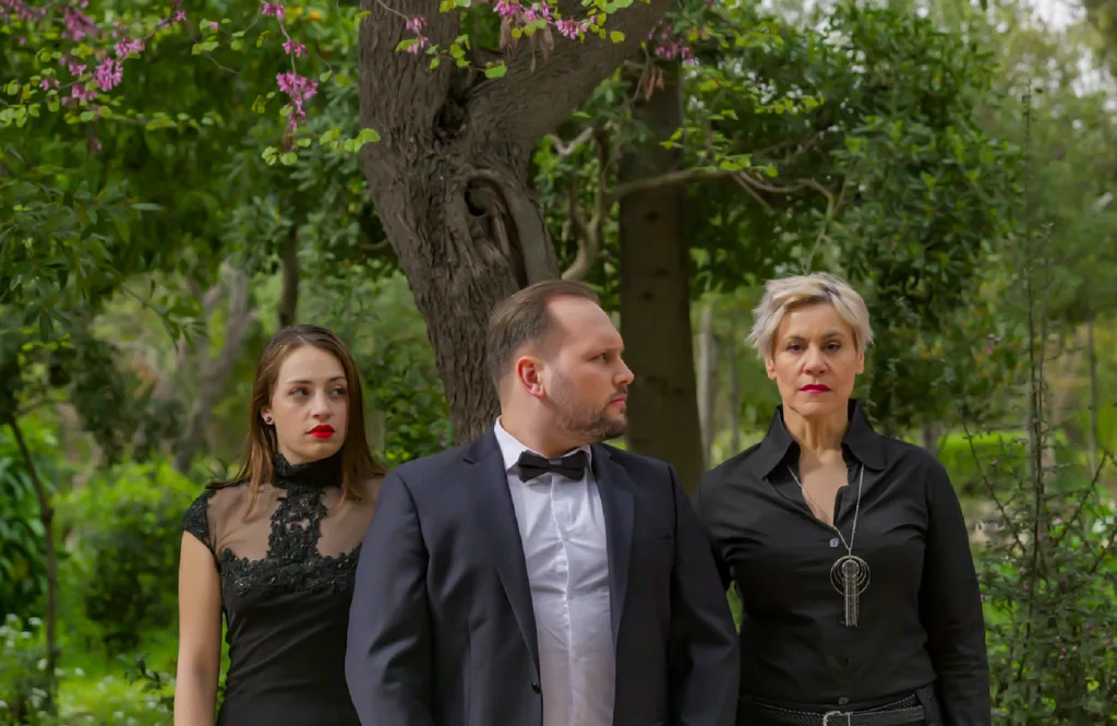 Χάρης Λυμπερόπουλος: «Το τραύμα δεν ανήκει ποτέ πραγματικά στο παρελθόν» - Μιλώντας για το «Θέλημα Θεού»