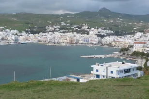 Βρέφος τραυματίστηκε κατά τον κατάπλου πλοίου στην Τήνο