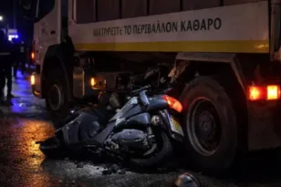 Τραγωδία στη Μυτιλήνη: Νεκρός νεαρός μοτοσικλετιστής, «καρφώθηκε» σε απορριμματοφόρο