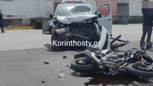Αίμα στην άσφαλτο: Νεκρός μοτοσικλετιστής που συγκρούστηκε με αυτοκίνητο στην Πατρών-Κορίνθου, ΒΙΝΤΕΟ