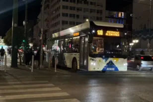 Πειραιάς: Μάχη για τη ζωή δίνει 17χρονος μετά από παράσυρση από λεωφορείο