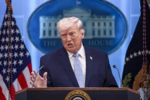 Τραμπ: Σε περίπτωση αποτυχίας των συνομιλιών, οι συνέπειες για το Ιράν θα είναι «πολύ επώδυνες»