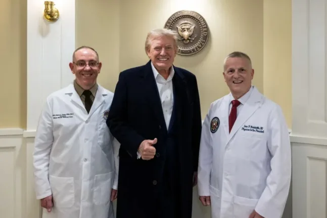 Οργιο φημών για ξαφνική νοσηλεία του Τραμπ, αλλά ο Λευκός Οίκος διαψεύδει