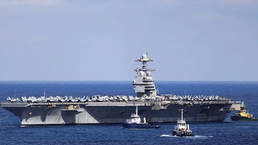 Χούθι: Συναγερμός μετά την άφιξη του Gerald R. Ford στην Ερυθρά Θάλασσα