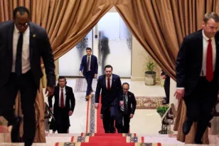 Bloomberg: «Μαραθώνιος» έξι μηνών για τη συμφωνία ΗΠΑ – Ιράν