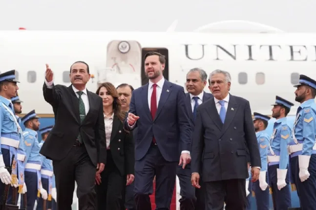 ΗΠΑ - Ιράν: Οι 2+1 φάσεις των κρίσιμων συνομιλιών στο Πακιστάν