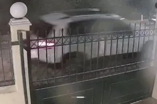 Βάρη: Βίντεο δείχνει τους διαρρήκτες να φεύγουν με τα κλοπιμαία μετά το χτύπημα σε σπίτι