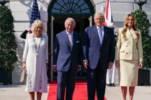 Τραμπ για βασιλιά Κάρολο: «Πάντα ήθελα να ζήσω στο Μπάκιγχαμ»