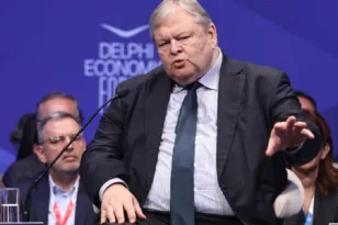 Βενιζέλος κατά κυβέρνησης για ΟΠΕΚΕΠΕ: Άτεχνος χειρισμός και μικροκομματική λογική