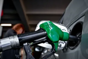 Ακριβά τα καύσιμα, φωτιά τα αεροπορικά: Στο τραπέζι νέο Market Pass και Fuel Pass