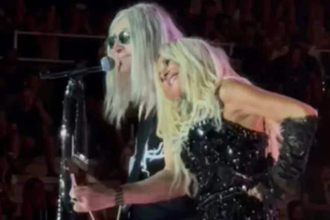 Ρεσιτάλ της Αννας Βίσση στην τελευταία της παράσταση επί σκηνής! ΒΙΝΤΕΟ