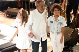 Σταύρος Ξαρχάκος: Το νέο τραγούδι που ένωσε δημιουργικά τον ίδιο με τον 9χρονο γιο του