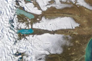 Η Παταγονία στα λευκά: Σπάνιες δορυφορικές εικόνες της NASA από τη χιονισμένη έρημο