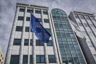 Χρηματιστήριο Αθηνών: Απότομη προσγείωση μετά το ράλι, βαρίδι η κρίση στη Μέση Ανατολή