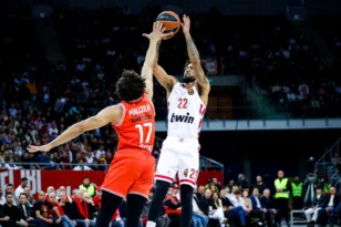 EuroLeague: Πρώτος και καλύτερος ο Ολυμπιακός, κέρδισε 89-85 την Χάποελ στη Σόφια