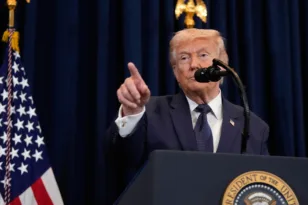 Τραμπ: Εντολή για αποκλεισμό των Στενών του Ορμούζ – Σκληρές απειλές προς Ιράν και Κίνα