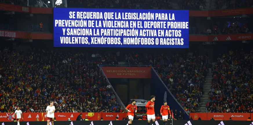 FIFA: Άνοιξε πειθαρχική διαδικασία κατά της Ισπανίας για τα ρατσιτσικά συνθήματα στο ματς με την Αίγυπτο
