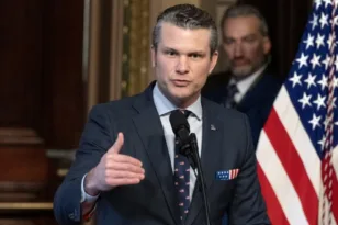 Νέα προειδοποίηση Χέγκσεθ στο Ιράν: «Ελέγχουμε το Ορμούζ, είμαστε έτοιμοι να χτυπήσουμε ξανά»