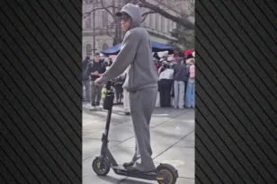 Οι βόλτες του Εμπαπέ στη Νέα Υόρκη με ηλεκτρικό πατίνι, ΒΙΝΤΕΟ
