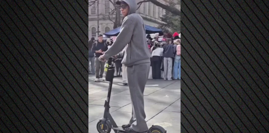Οι βόλτες του Εμπαπέ στη Νέα Υόρκη με ηλεκτρικό πατίνι, ΒΙΝΤΕΟ