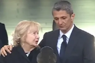 Λύγισε ο Ραζβάν Λουτσέσκου μπροστά στο φέρετρο του πατέρα του