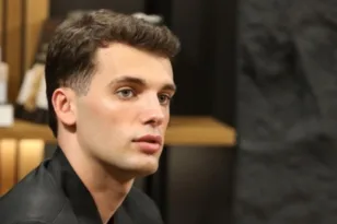 Ο νεαρός Αλβανός πολιτικός που έγινε viral στο TikTok για την εμφάνισή του