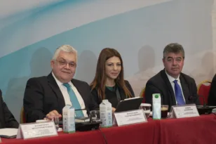 Τι υποσχέθηκε η Σοφία Ζαχαράκη στους πρυτάνεις για τη λειτουργία των Πανεπιστημίων