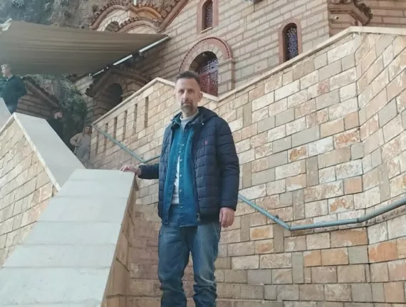 Ολοι μαζί στο πλευρό του Μιχάλη Μπενέτου