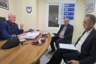 Θύμιος Λυμπερόπουλος (ταξί): «Τα μεγάλα συμφέροντα θέλουν να μας καταπιούν» ΒΙΝΤΕΟ