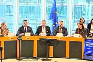 «Σε κίνδυνο τα στοιχεία μας»