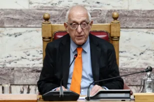 Υποκλοπές: Έρευνα Κακλαμάνη για τη διαρροή του διαλόγου Ανδρουλάκη – Δεμίρη
