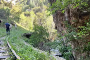 Εκατοντάδες στο 46ο Πανελλήνιο Πέρασμα Βουραϊκού με μήνυμα για τον Οδοντωτό ΦΩΤΟ