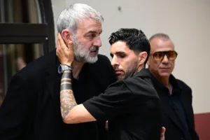Ο αθλητικός κόσμος στο πλευρό του Δέλλα στην κηδεία της Μαστροκώστα, ήταν εκεί συμπαίκτες του το 2004 και αντίπαλοι στα γήπεδα, ΦΩΤΟ