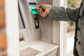 Εργαζόμενοι συνταξιούχοι: Στο τραπέζι προσαύξηση σύνταξης ανά πενταετία