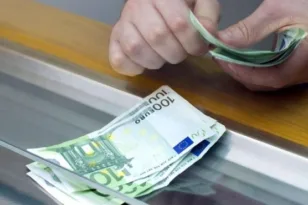Μετρητά τέλος για συναλλαγές άνω των 500 ευρώ: Τι αλλάζει με το νέο πλαίσιο