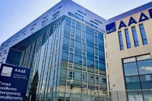 Τι πρέπει να κάνουν οι επιχειρήσεις για τους νέους ΚΑΔ και ποιοι γλιτώνουν πρόστιμο
