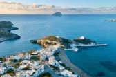 Chios Kythira Pass 2026: Τελευταία ημέρα για αιτήσεις – Ποιοι δικαιούνται έως 300 ευρώ
