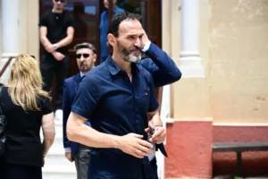 Ο αθλητικός κόσμος στο πλευρό του Δέλλα στην κηδεία της Μαστροκώστα, ήταν εκεί συμπαίκτες του το 2004 και αντίπαλοι στα γήπεδα, ΦΩΤΟ