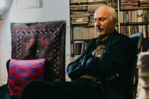 Πέθανε ο Δημήτρης Γκιώνης, η ήρεμη δύναμη του πολιτιστικού ρεπορτάζ και της «Ελευθεροτυπίας»