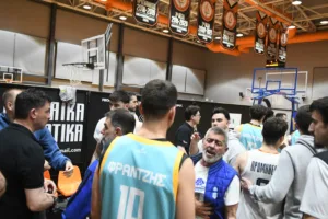 Η απρέπεια ενός παίκτη χάλασε τη γιορτή των τριών παρατάσεων! - Φωτογραφίες