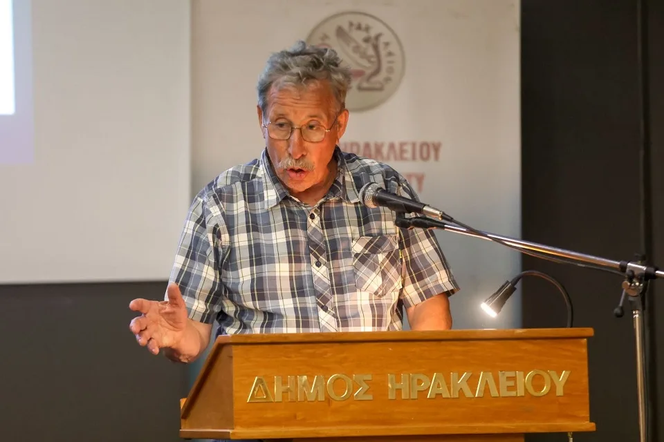 Ηράκλειο: Μια βραδιά μνήμης για τον Άρη Φακίνο, τον συγγραφέα που αγάπησε την πόλη Ηράκλειο: Μια βραδιά μνήμης για τον Άρη Φακίνο, τον συγγραφέα που αγάπησε την πόλη