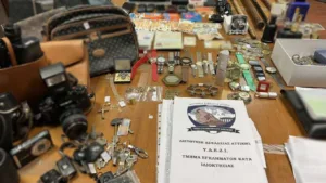 ΕΛΑΣ: Η έκθεσή της για κλοπές και διαρρήξεις που εξιχνιάστηκαν, από Ρομά αποτελούνται οι 7 στις 10 ελληνικές συμμορίες, στο 18,71% αλλοδαποί ΕΛΑΣ: Η έκθεσή της για κλοπές και διαρρήξεις που εξιχνιάστηκαν, από Ρομά αποτελούνται οι 7 στις 10 ελληνικές συμμορίες, στο 18,71% αλλοδαποί