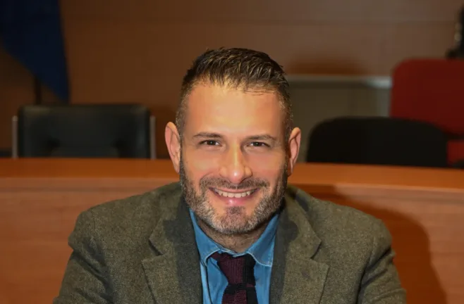 Φεσσιάν: «Η Δυτική Ελλάδα δεν αλλάζει με ένα γραφειοκρατικά “ΑΠΟΔΕΚΤΟ”» – Λευκό από την παράταξη Σκιαδαρέση στον ΟΠΔ 2026
